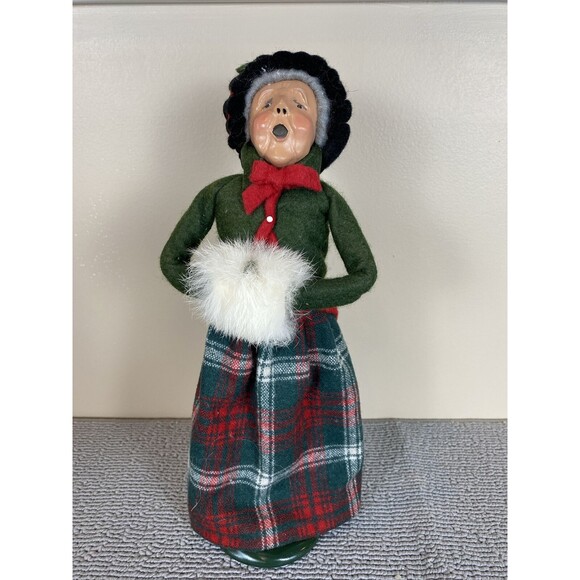 VTG 1990 Byers Choice Carolers Signed 13” HTF‎ - Picture 1 of 7